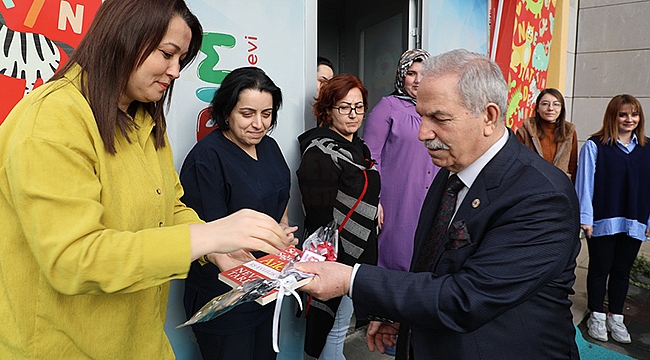 Demirtaş Kadınlar Günü'nü Çiçekle Kutladı