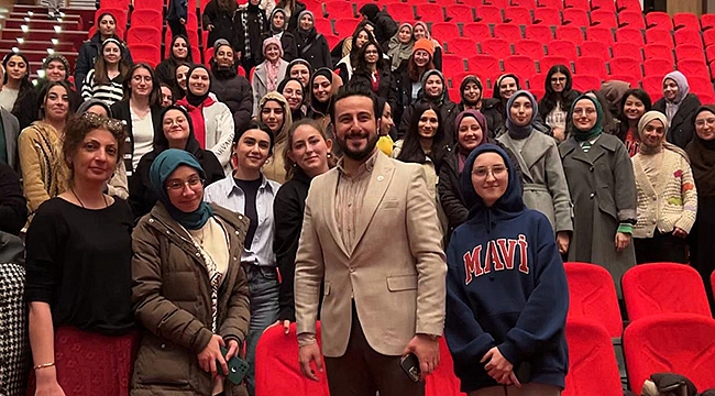 Kasım Alper Özdemir Üniversite Gençliğiyle Buluştu 