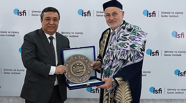 Özbekistan'da Rektör Ünal'a Fahri Profesörlük Unvanı Takdim Edildi