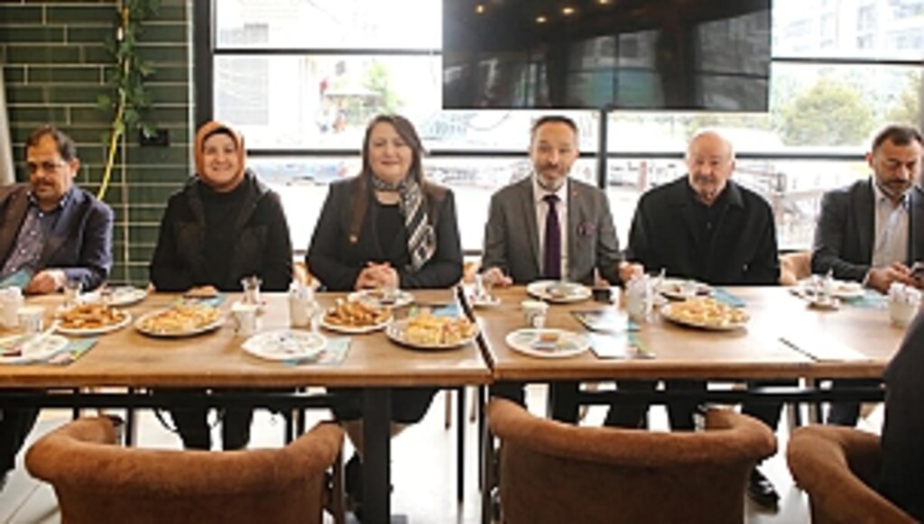 Özlem Maraş Dur Durak Bilmiyor