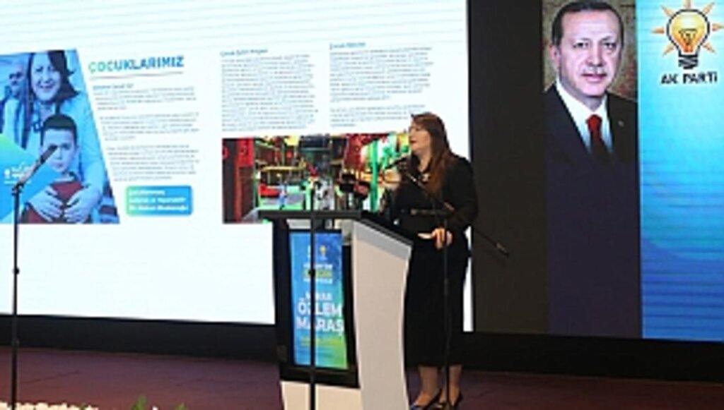 Özlem Maraş'tan Gençlere Atakum Kart Müjdesi!...