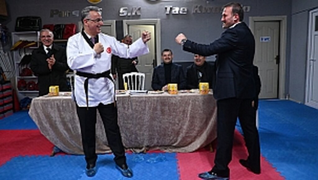 Sizden Usta Değil Ancak Emekli Olur!