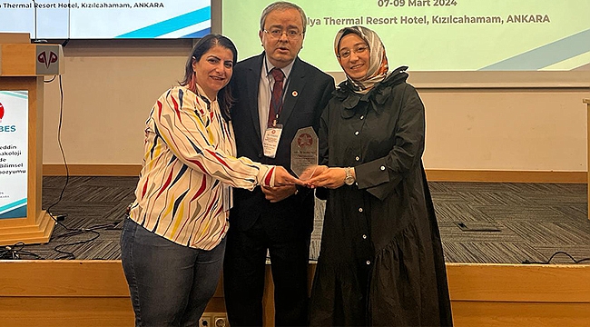 Türk Farmakoloji Derneğinden Dr. Öğr. Üyesi Büşra Dinçer'e Ödül