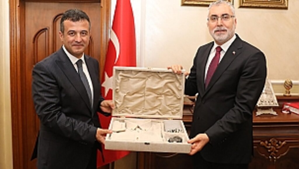 Bakan Işıkhan Başkan Doğan'ı Ziyaret Etti