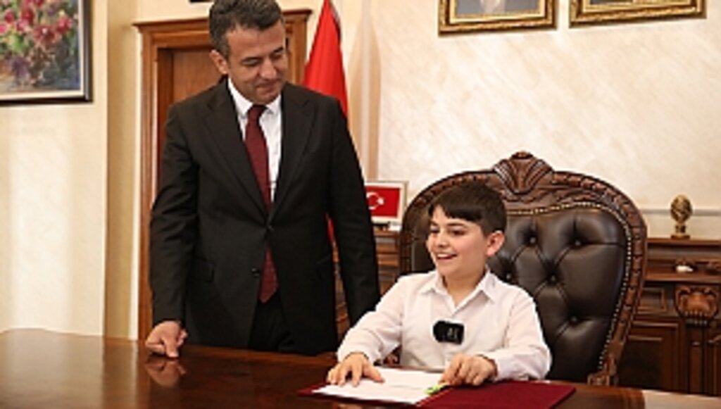 Başkan Doğan, Koltuğunu Çocuklara Bıraktı