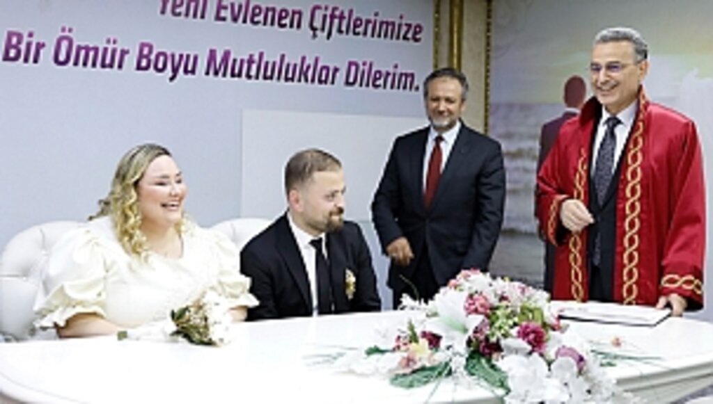 Başkan Kurnaz İlk Nikâhını Kıydı