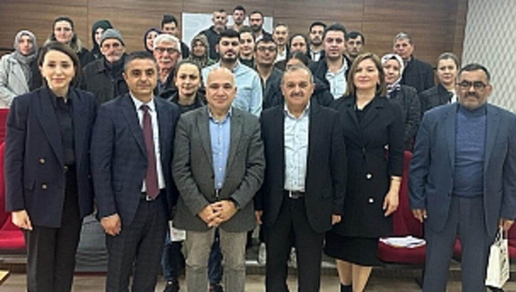 Büyükşehir'den Çilek Üreticilerine Eğitim