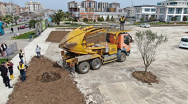 Kütüphane Parkı'nda Peyzaj Çalışmaları Hızla Sürüyor