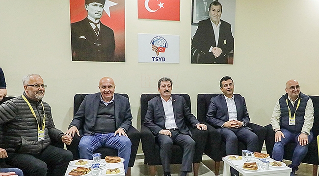 TSYD Samsun Şubesinden Başkan Yıldırım ve Samsun Protokolüne Anlamlı Hediye