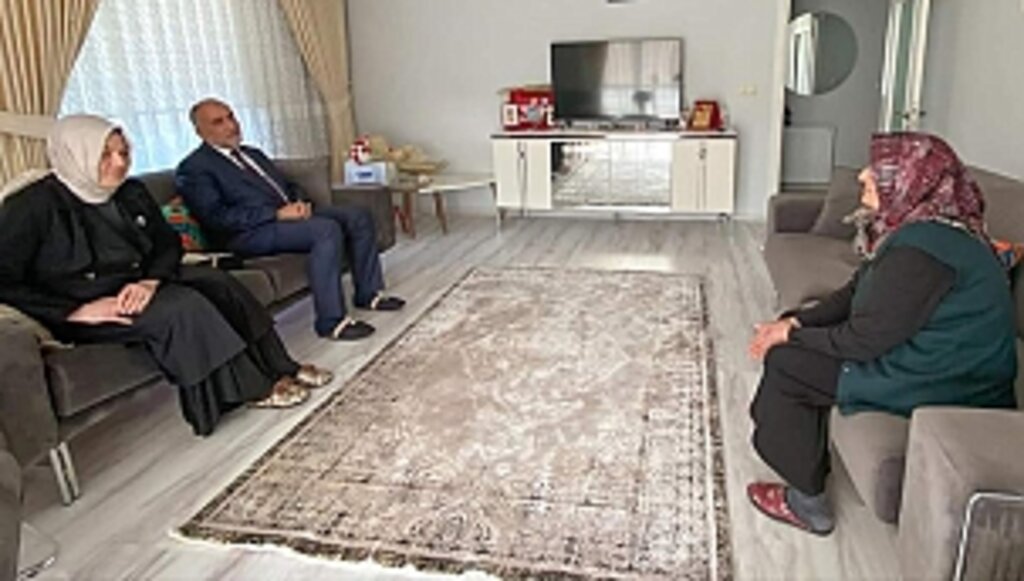 Başkan Sandıkçı, Şehit Annelerini Ziyaret Etti