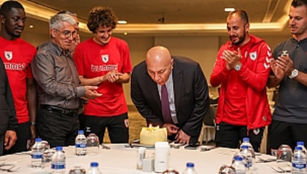 Başkan Yıldırım'a Sürpriz Doğum Gününü