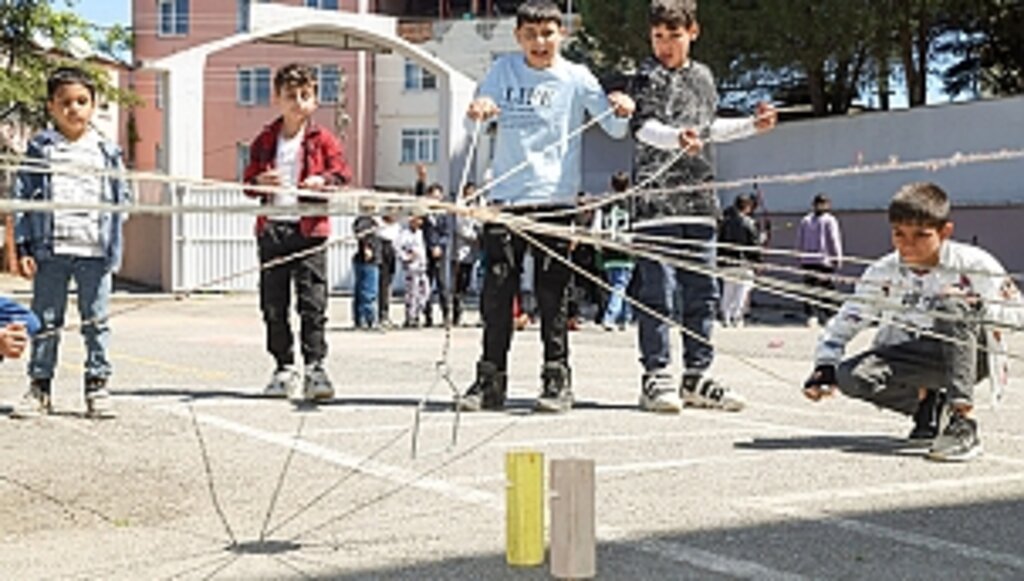 Canik'te Geleneksel Çocuk Oyunları Tanıtıldı