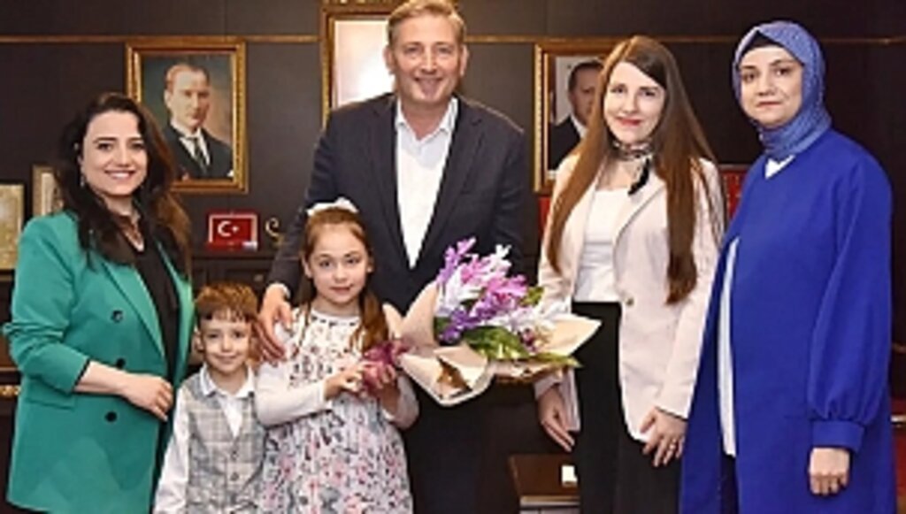 Minik Öğrencilerden Başkan Candal'a Sürpriz Ziyaret