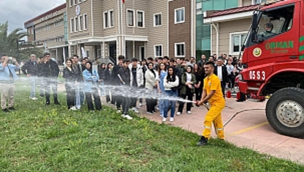 OMÜ'lü Öğrencilere Orman Yangınlarına Müdahale Eğitimi Verildi