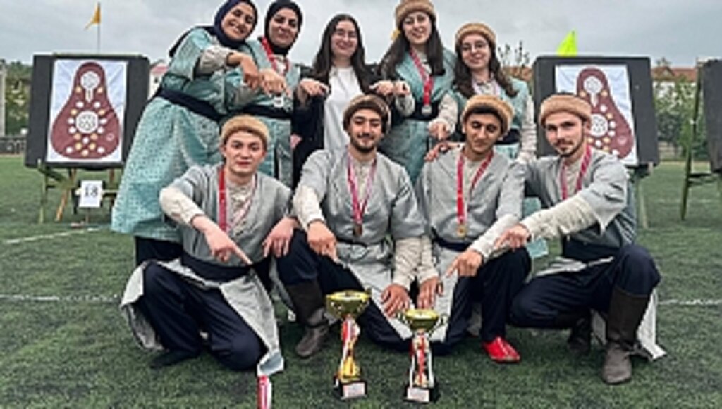 OMÜ'lü Sporcular Geleneksel Türk Okçuluğu Turnuvası'na Katıldı