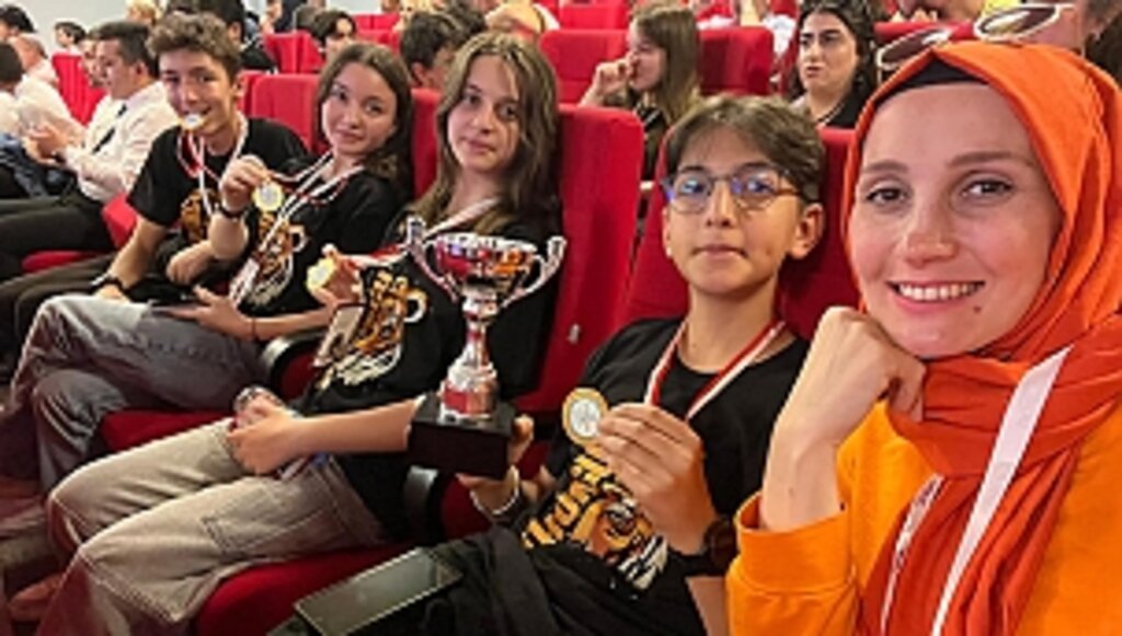 Samsun Uğur Okulları'na 'En İyi Araştırma Ödülü'