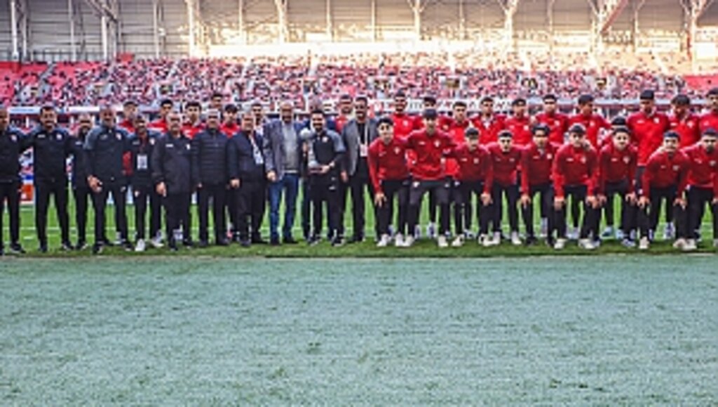 U19 Takımımız Taraftarımızı Selamladı