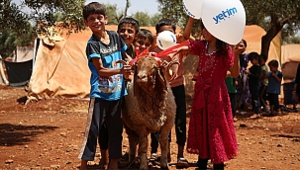 Yetim Vakfı "Gülüşüne Kurban" Diyerek Kıtalar Aşıyor