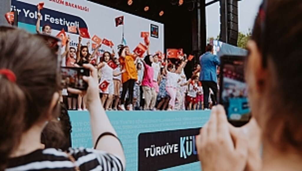 Samsun Kültür Yolu Festivali Tüm Coşkusuyla Devam Ediyor
