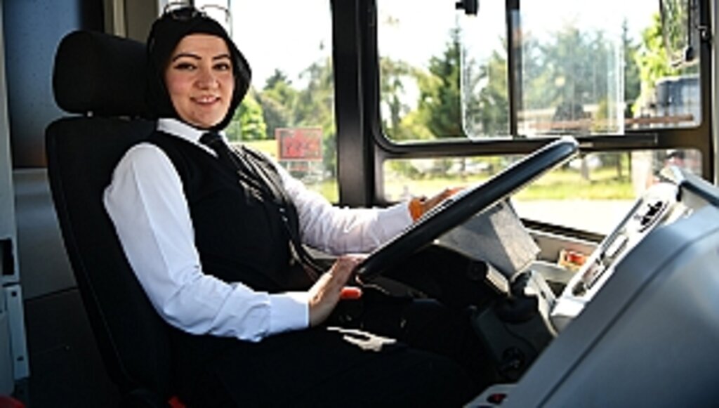Samsun'un İlk Kadın Belediye Otobüs Şoförü