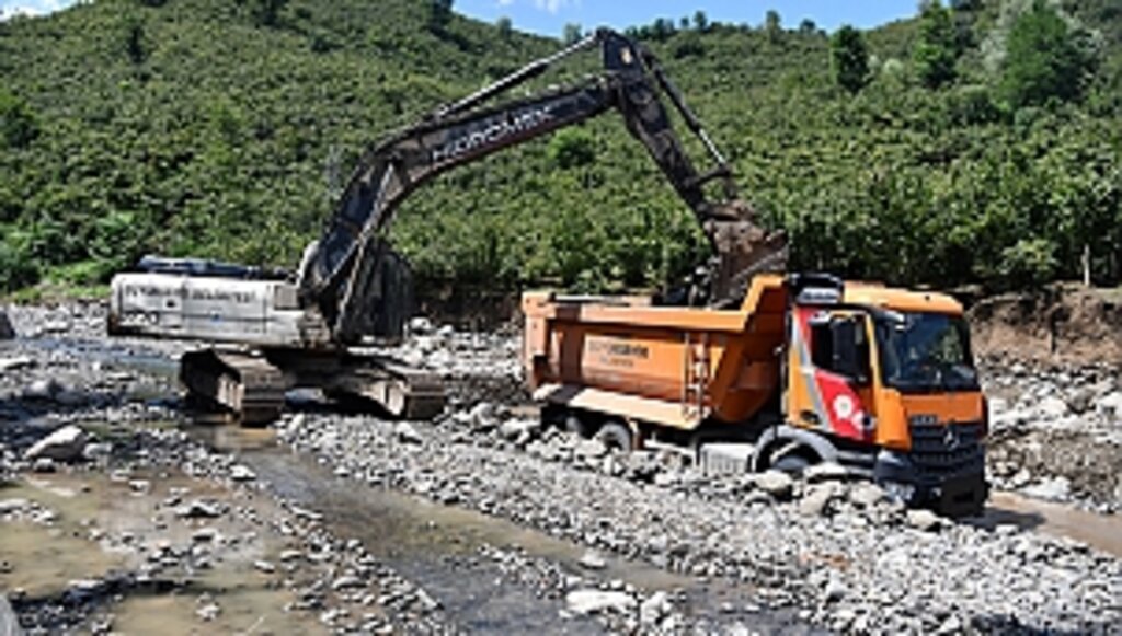 Büyükşehir Aşırı Yağış Sonrası Hasarları Hızla Gideriyor