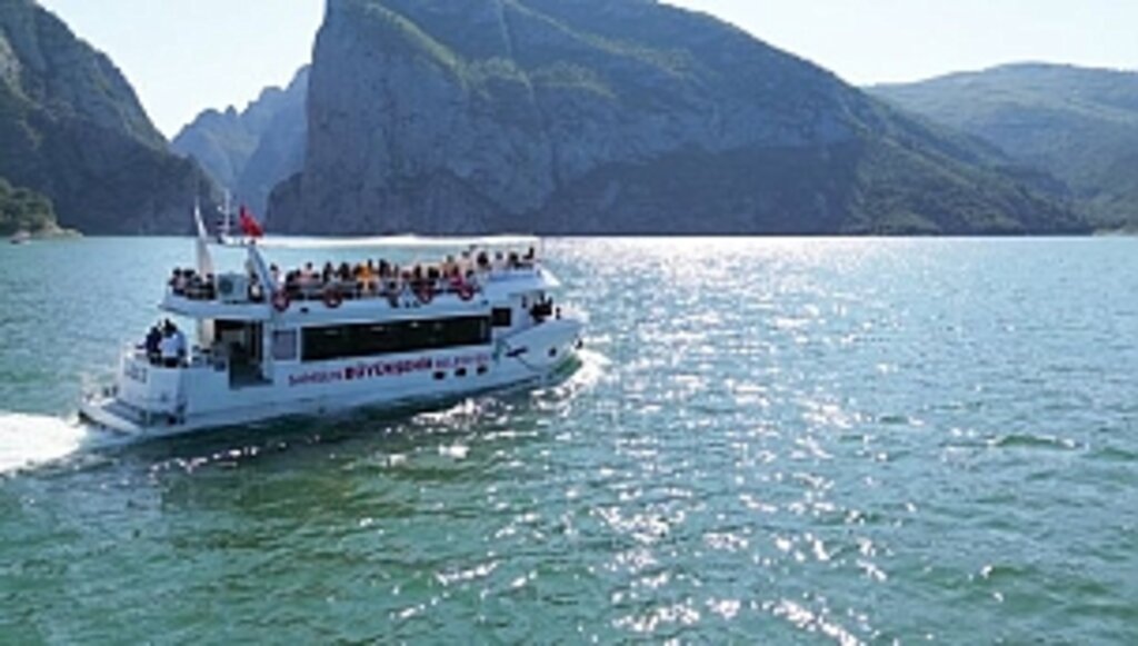 Büyükşehir'in Gemi Turları İlgi Görüyor