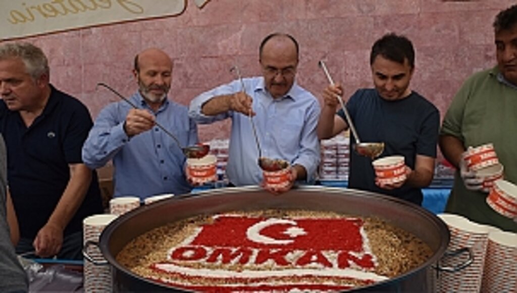 OMÜ Kampüs Camii'nde Aşure İkramı