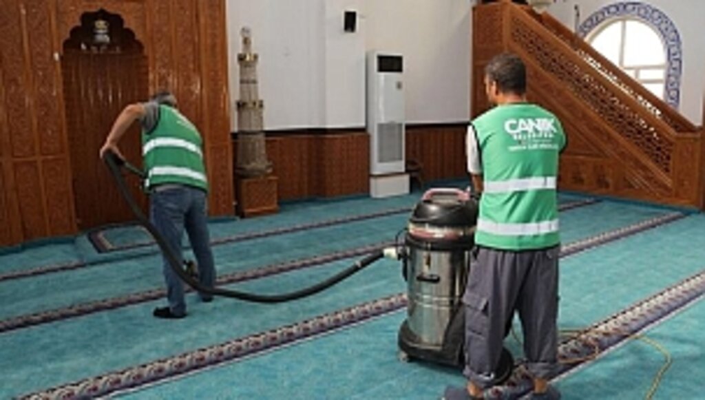Canik'te Camiler Temizleniyor 