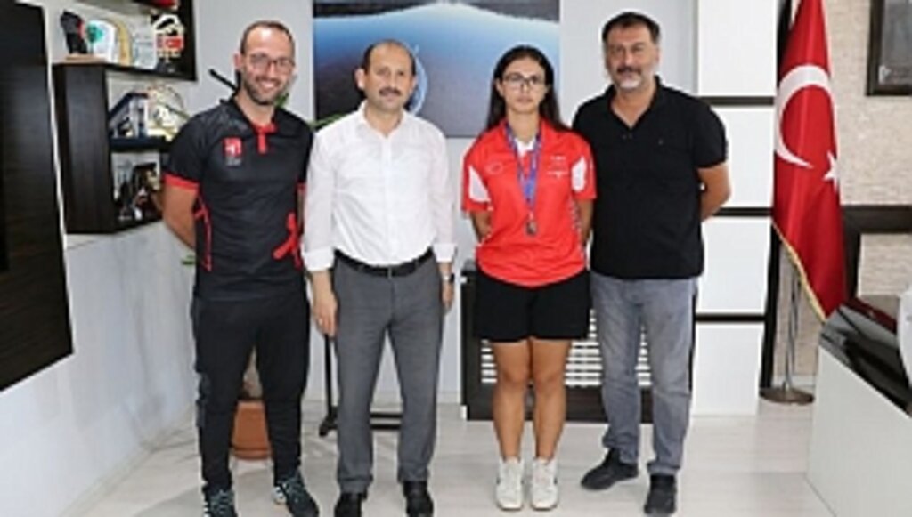 İl Müdürü Dereci, Samsunlu Milli Okçuyu ağırladı