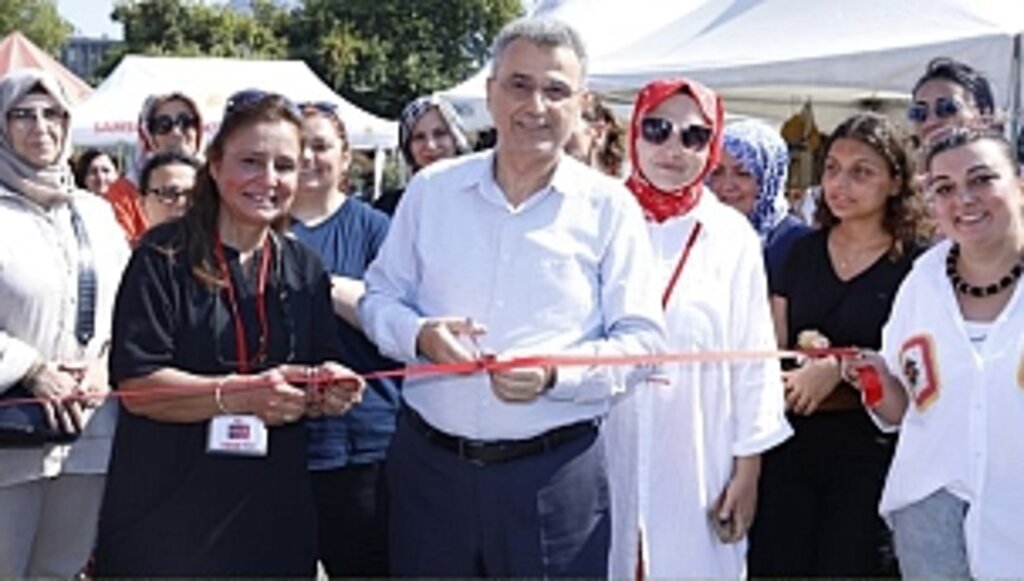 Kadın El Emeği Sergisine Büyük İlgi