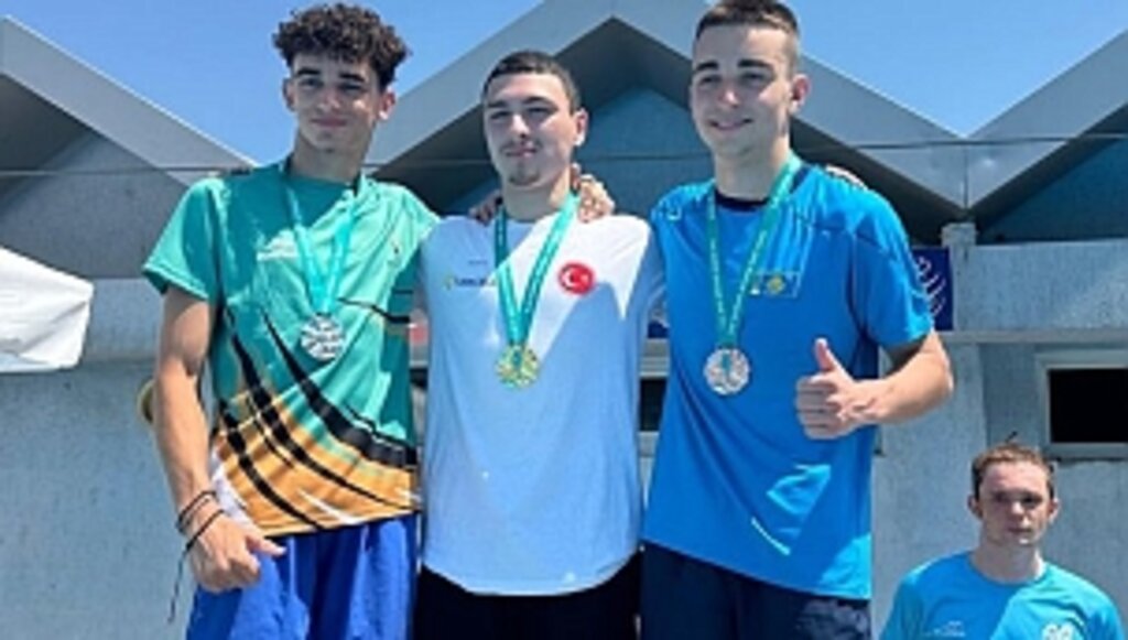 Rekortmen Başarısını Paylaştı