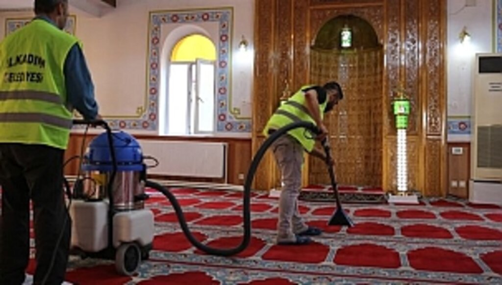 Talep Arttı, İlkadım'da Cami Temizliği Günde 3'e Çıktı