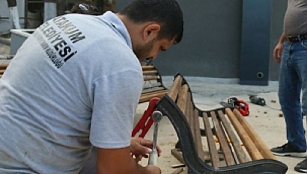 Atakum'da Okul Bahçeleri Daha Konforlu Hale Getiriliyor