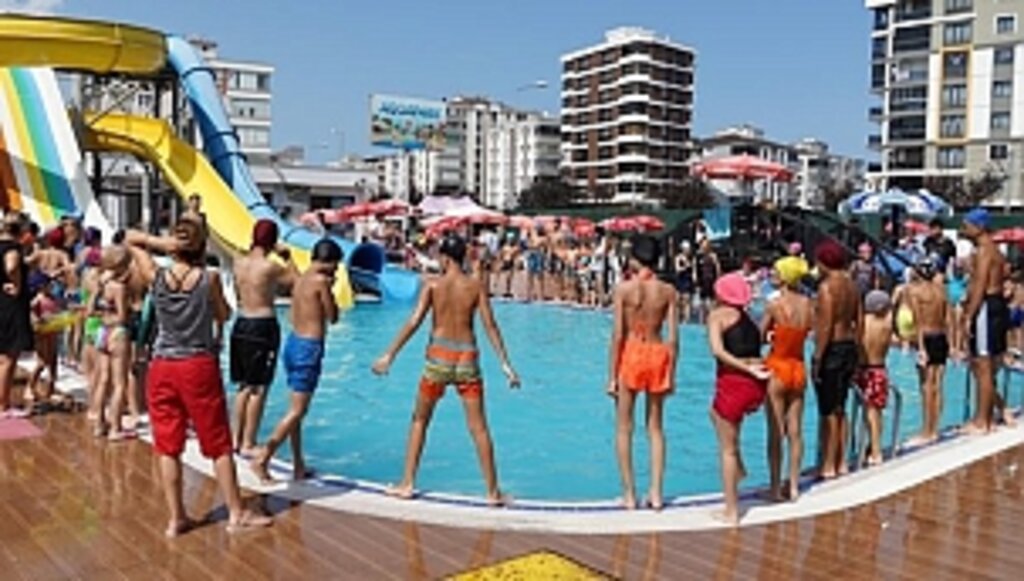 Başkan Türkel'den Çocuklara Son Tatil Günü Hediyesi