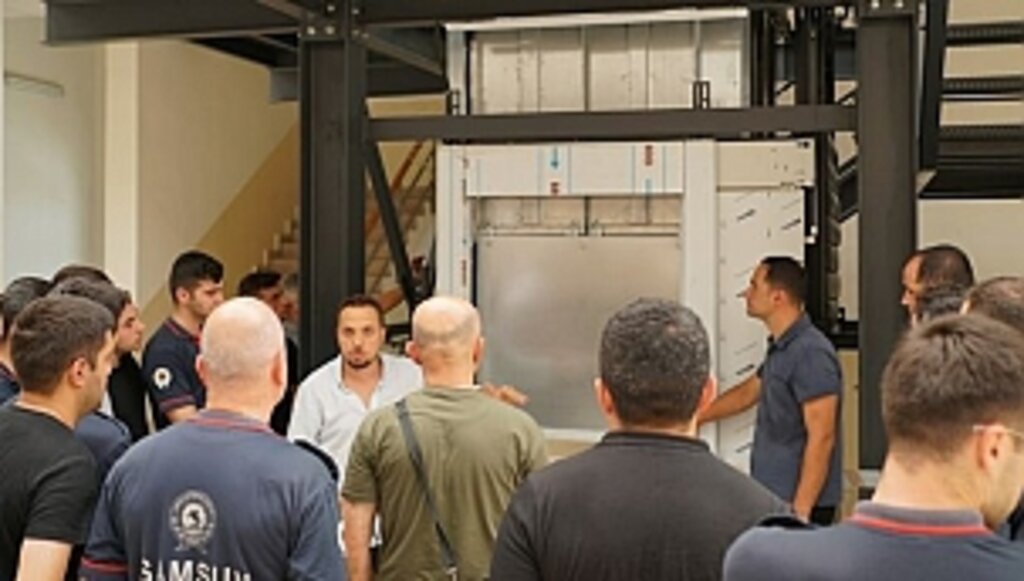 Büyükşehir'den İtfaiye Personeline Eğitim