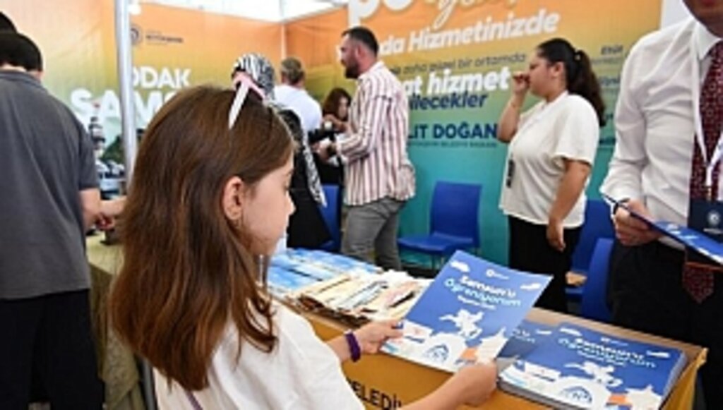 Kitap Fuarı'nda Büyükşehir Standına Yoğun İlgi