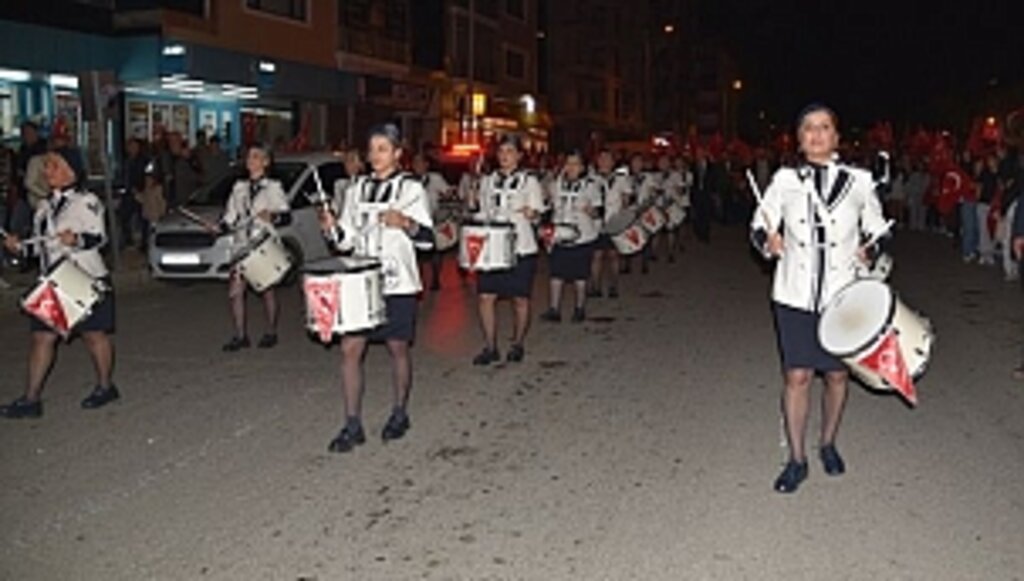 29 Ekim Coşkusu Atakum Sokaklarına Taştı