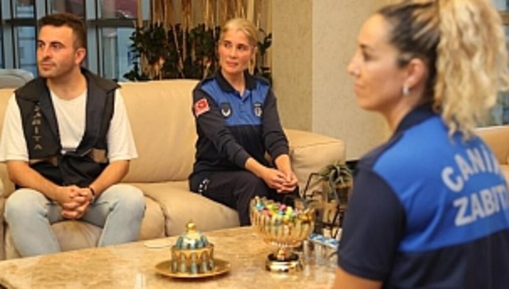 Başkan Sandıkçı'dan Kahraman Zabıtalara Ödül