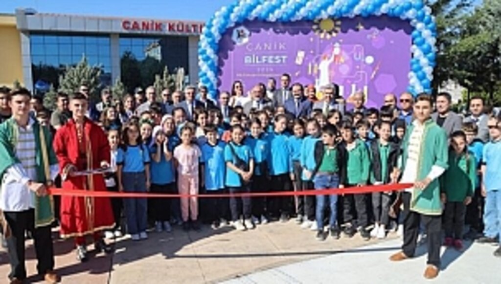 Canik'te Düzenlenen Bilim ve Teknoloji Festivali Göz Kamaştırdı