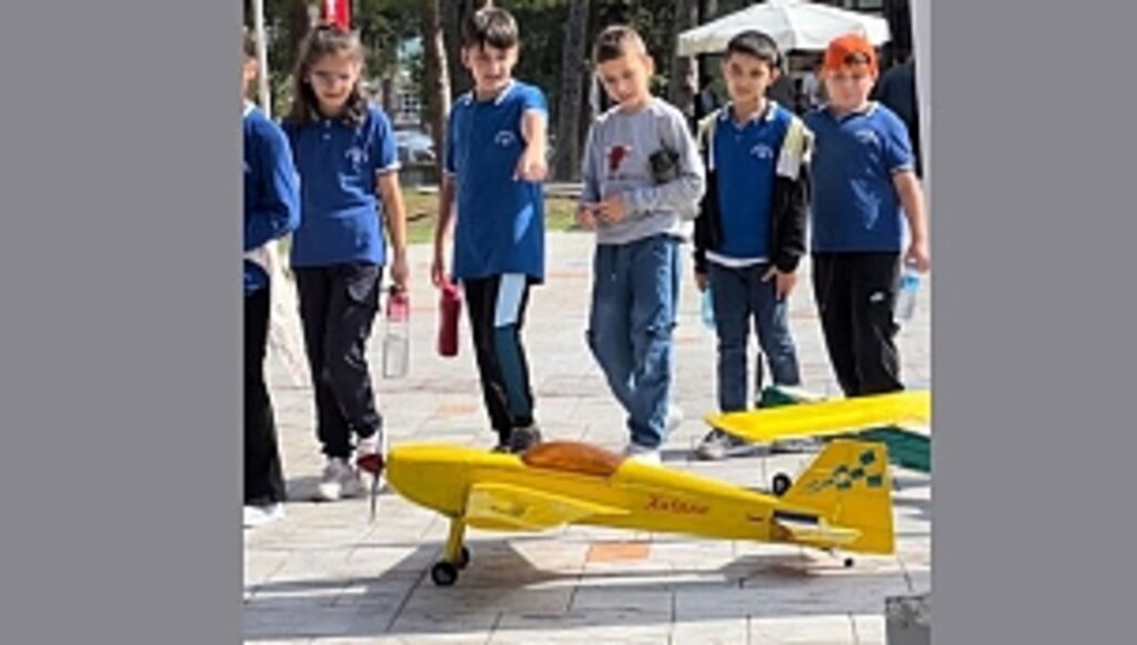 Genç Kanatlar Bilim Şenliği'nde