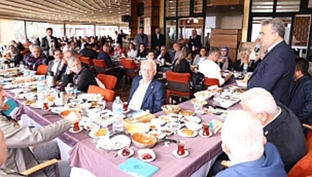 İlkadımlı Tüm Muhtarların Günü'nü Kutladı