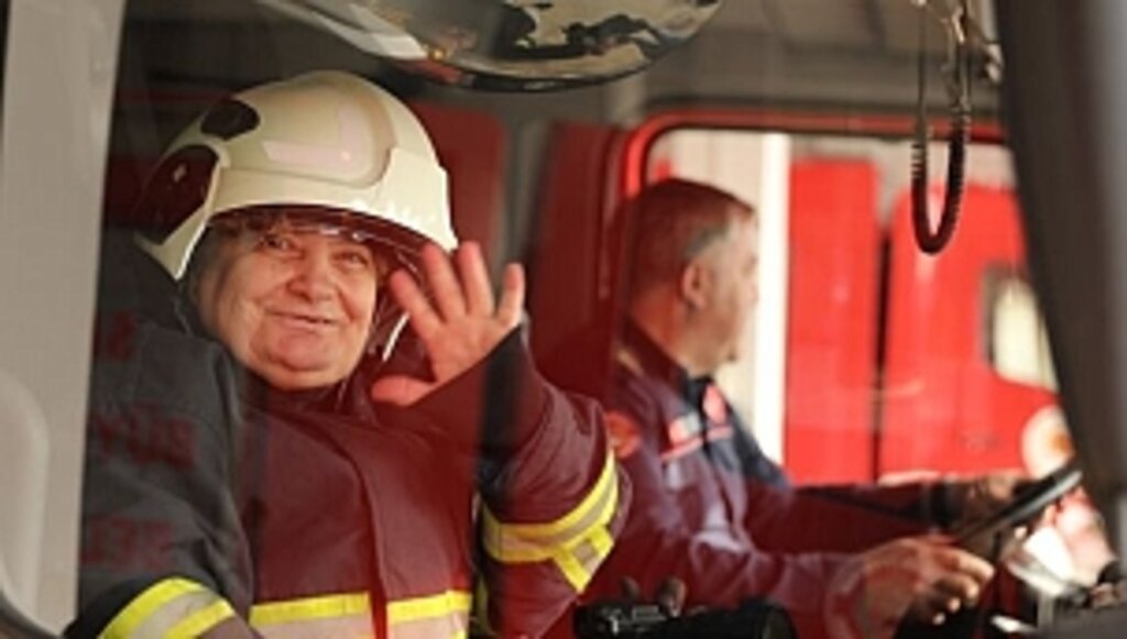 67 Yaşındaki Nimet Teyze İtfaiyeci Oldu