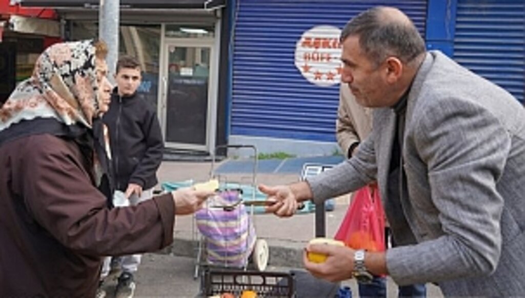 Başkan Mucur'dan Modern Pazar Esnafına Ziyaret 