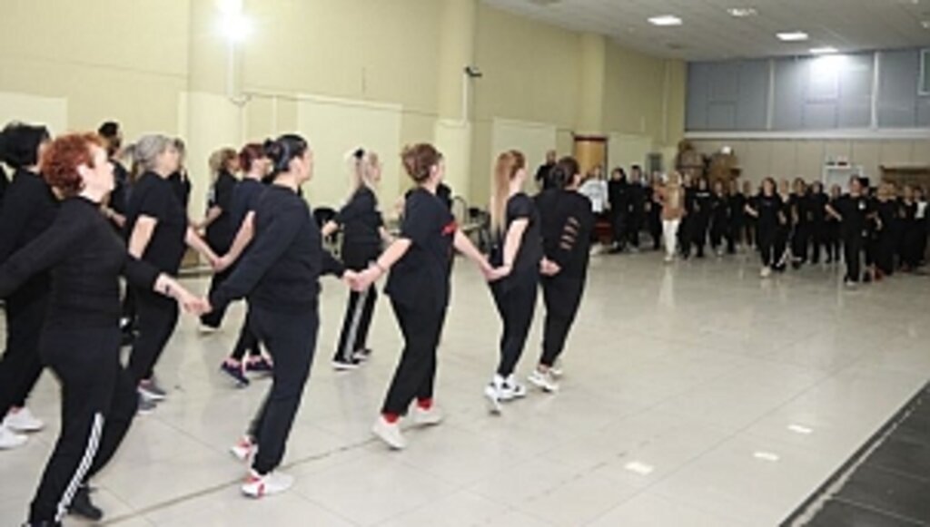 Halk Oyunları Kursuna Yoğun İlgi