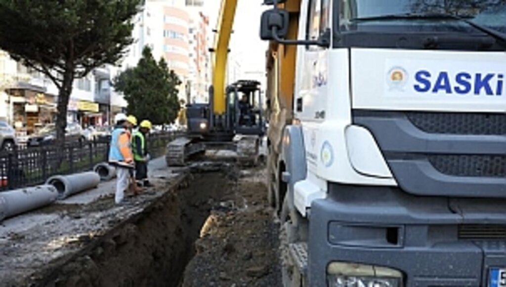 19 Mayıs Bulvarı'nda Kanalizasyon Hattı Yenileniyor