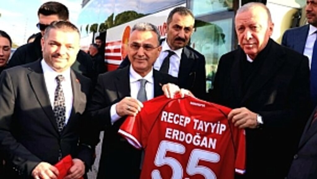 Başkan İhsan Kurnaz'dan Cumhurbaşkanı Erdoğan'a 55 numaralı forma