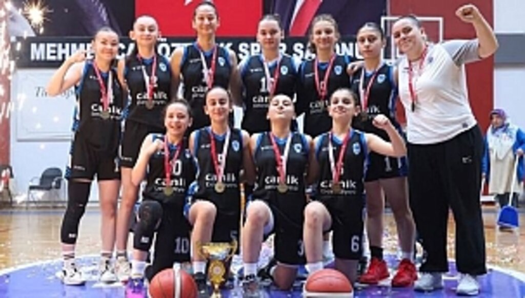 3 Kulvarda Tek Şampiyon Canik