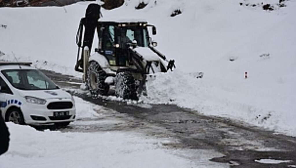 Atakum Belediyesinde Kesintisiz Kar Mesaisi