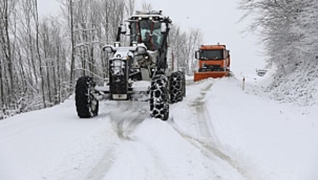Büyükşehir 17 İlçede Karla Mücadele Ediyor…