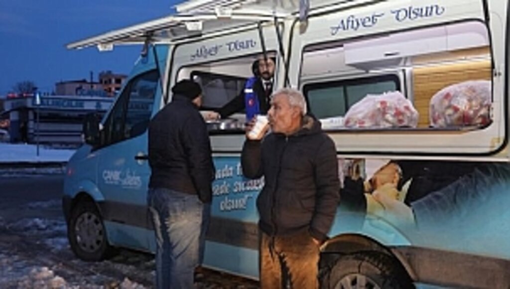 Canik'te Bir Yanda İkram Bir Yanda Çalışma